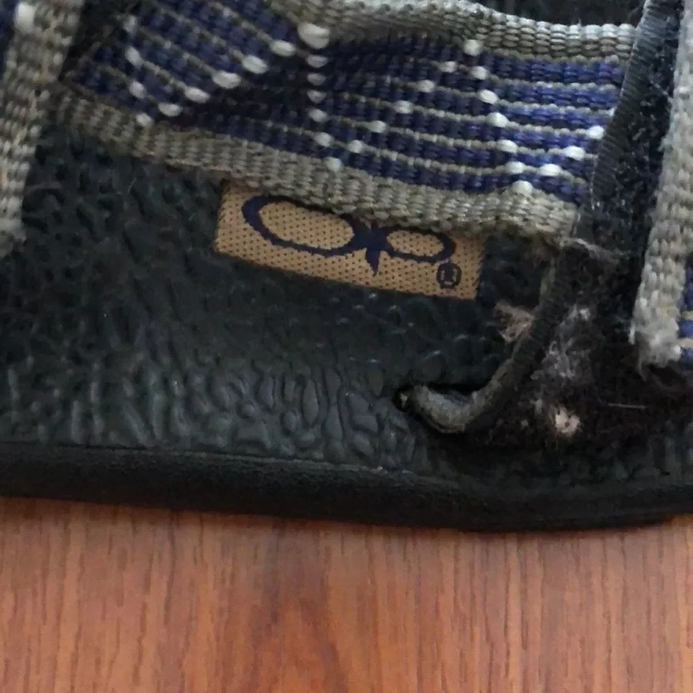OP men’s reef outdoor sandals  size 9